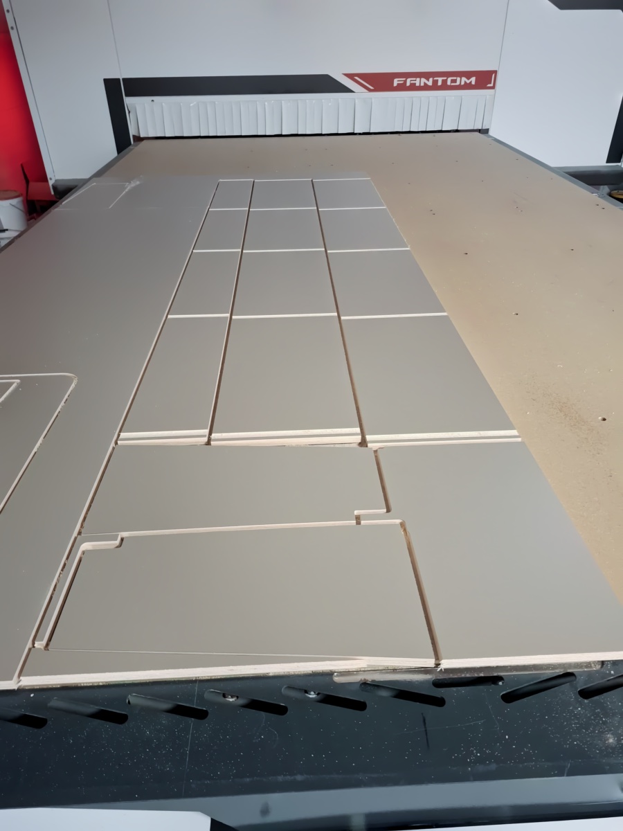 cnc gefreesde HPL plaat voor kast jachtinterieur cnc frezen noord cnc gefreesde grijze hpl plaat voor jachtinterieur